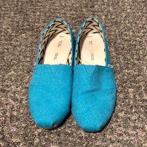 TOMS Flats